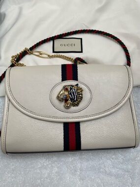 Gucci White Leather Shoulder Bag with Tiger Detail
